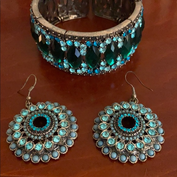 ✨Faypana Couture Prom Dress; FREE jewelry✨ - Picture 8 of 8